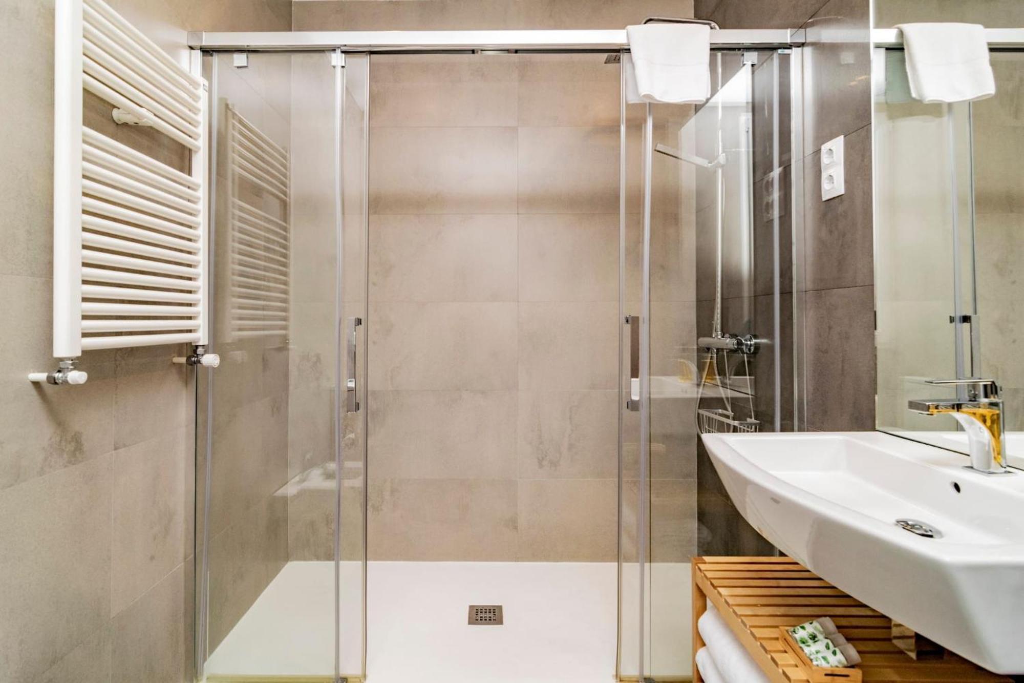 Juan Bravo Suites Madrid Exterior foto